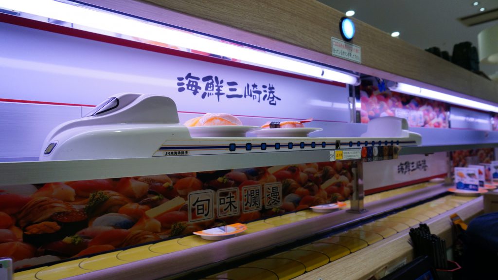 Japan Reisebericht 2016: Kaiten-Sushi Lieferung per Shinkansen